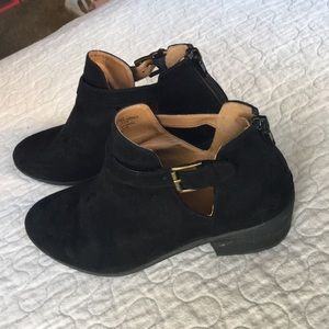 Black suede Booties